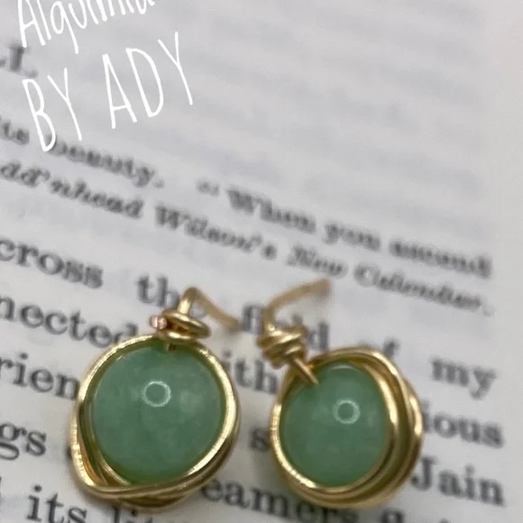 Dainty 8 mm green aventurine halo statement gemstone studs gold earrings - Picture 1 of 4